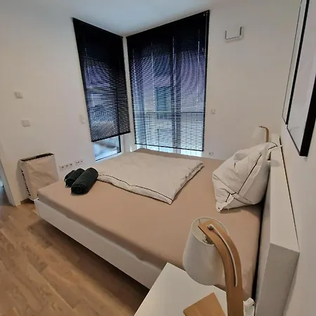 Traumhaftes Mit Balkon Daire Münih